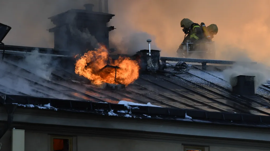 Požár střechy Královského institutu umění ve Stockholmu