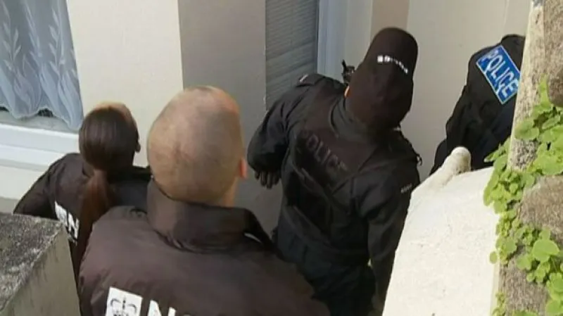 Britská policie řeší, co s osvobozenými Čechy