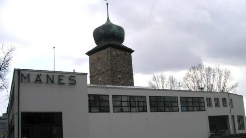 O rekonstrukci budovy Mánes informuje L. Drmotová