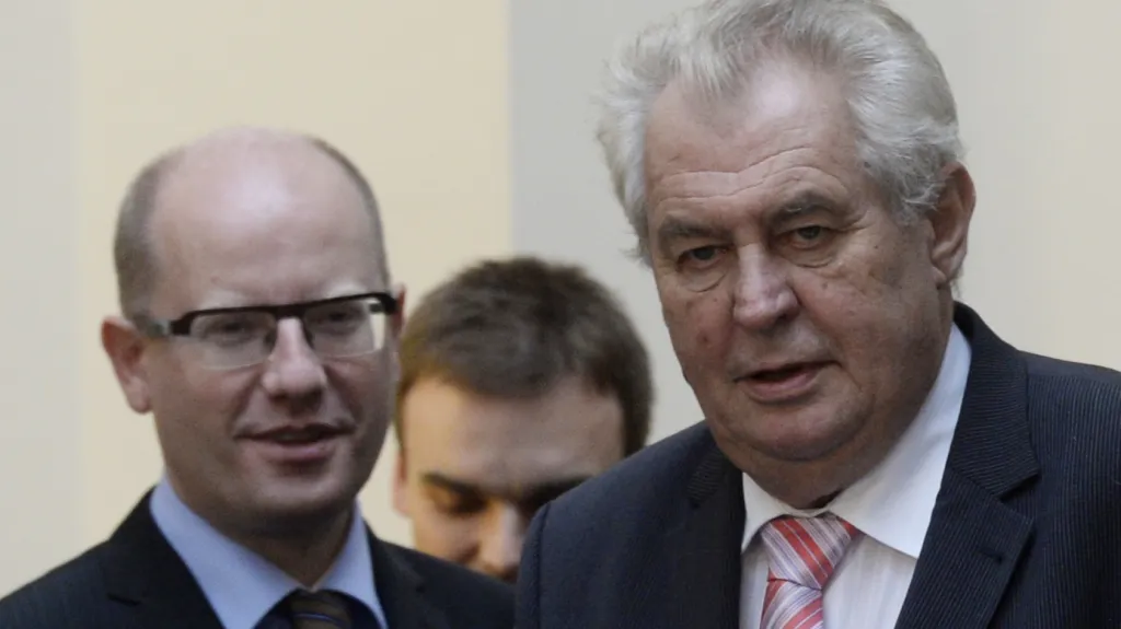 Premiér Bohuslav Sobotka (ČSSD) a prezident Miloš Zeman