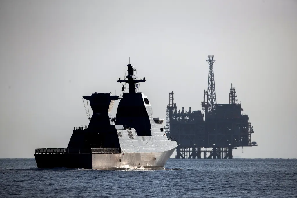 Izrael má ve výzbroji nové vojenské raketové čluny třídy Sa'ar 6. Námořnictvo převzalo první plavidlo ve městě Haifa