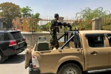 Bojovníci Talibanu jsou v Kábulu. Hnutí se chystá na převzetí moci