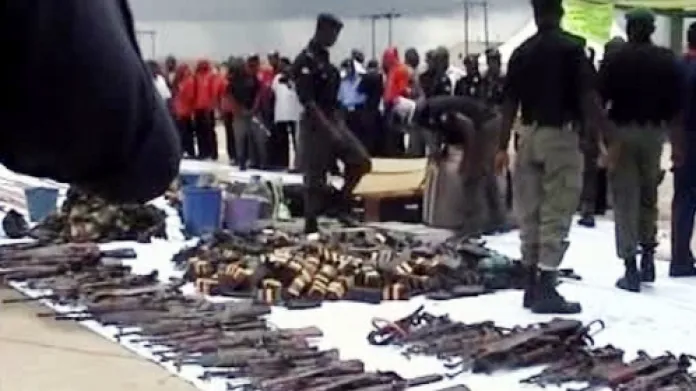 Odevzdané zbraně nigerijských povstalců