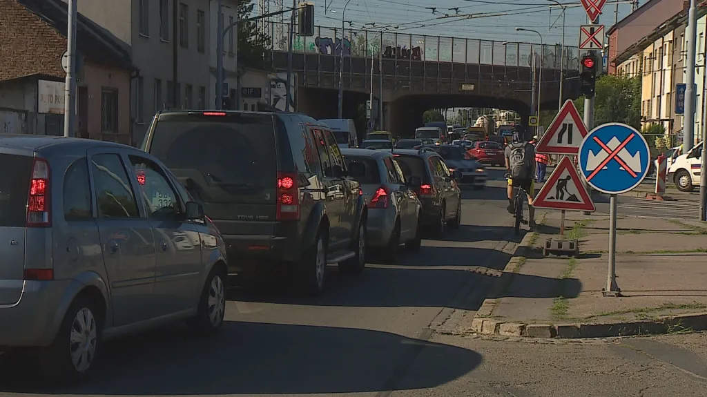 Letos začaly v Brně práce na silnicích už před prázdninami