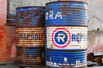 Ceny ropy se vrátily k růstu, obavy z vývoje na Blízkém východě nepolevují