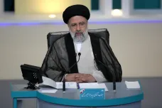 Favorit na íránského prezidenta podporuje jadernou dohodu. Jednání o ní provází nedůvěra