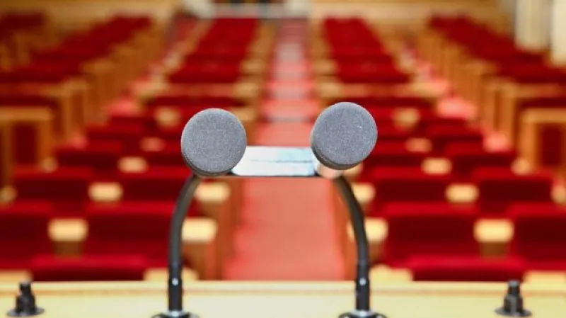 Události: Nové rady se rýsují v Ostravě, Budějovicích i Praze