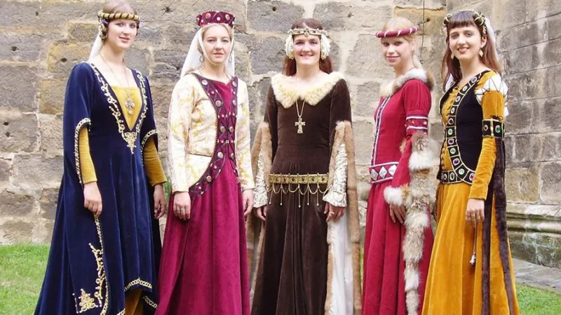 Dovolená ve starých časech, dokumentární reality show ČT