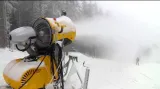 Jak se vyrábí umělý sníh - záchrana vlekařů