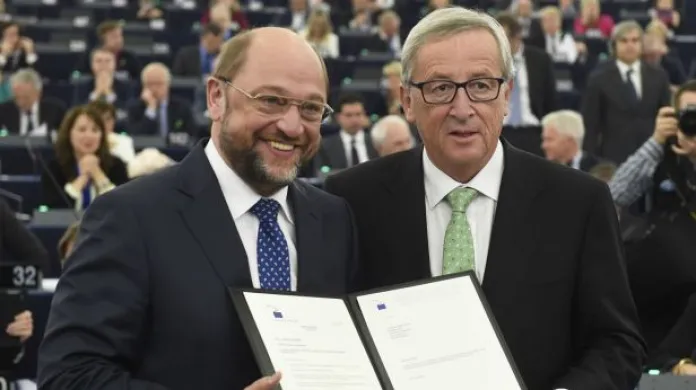 Junckerova komise je oficiálně schválena