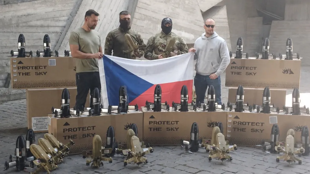 Předání interceptorů Skupinou D na Ukrajinu na konci května 2026