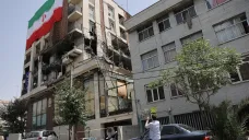 Obytná budova v Teheránu poškozená po izraelských útocích