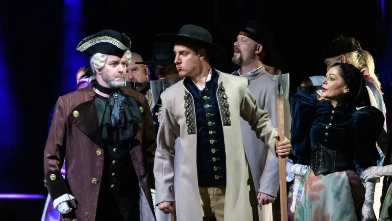 Z opery Psohlavci v Divadle J. K. Tyla