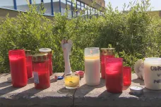 Dítě v Mostě zemřelo při incidentu dvou mužů, jednoho z nich policie obvinila