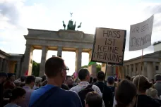 V Německu stoupá politické násilí. Na svědomí to má pravice i levice
