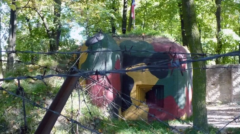 „Řopík“ ve Smečně na Kladensku u zámecké zdi při výjezdu z obce směrem na Ledce