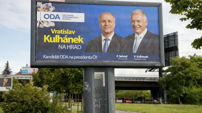 Billboard Vratislava Kulhánka s šéfem ODA Pavlem Sehnalem