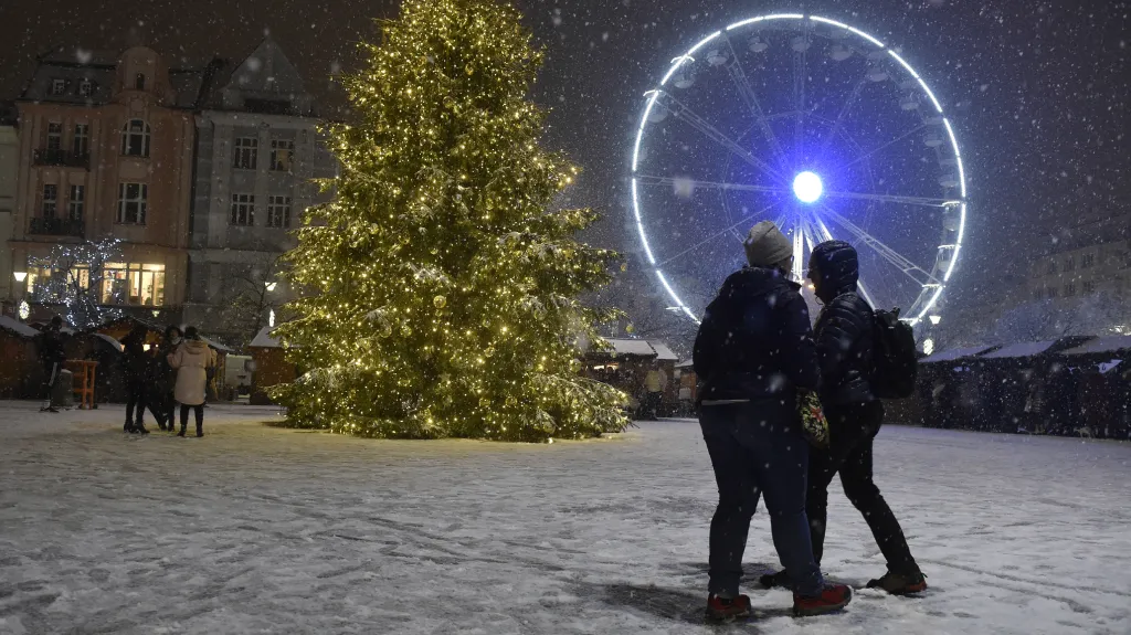 Vánoční strom na Masarykově náměstí v Ostravě (2021)