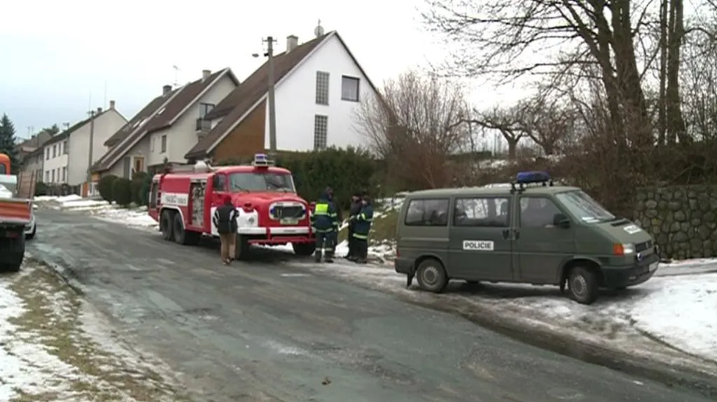 Hasiči a policie v Tršicích