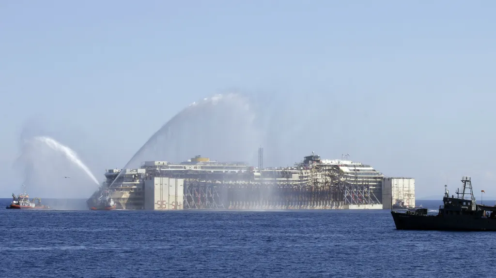 Costa Concordia vyrazila do Janova