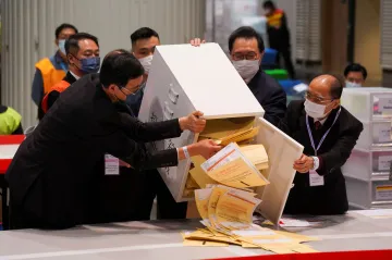 Peking ovládl hongkongské volby. Do parlamentu se dostal jediný sympatizant opozice