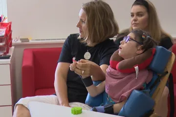 Děti s těžkým handicapem obtížně získávají vzdělání. Speciálním školám chybí peníze