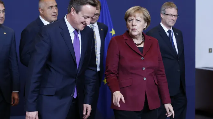 Angela Merkelová v hovoru s Davidem Cameronem