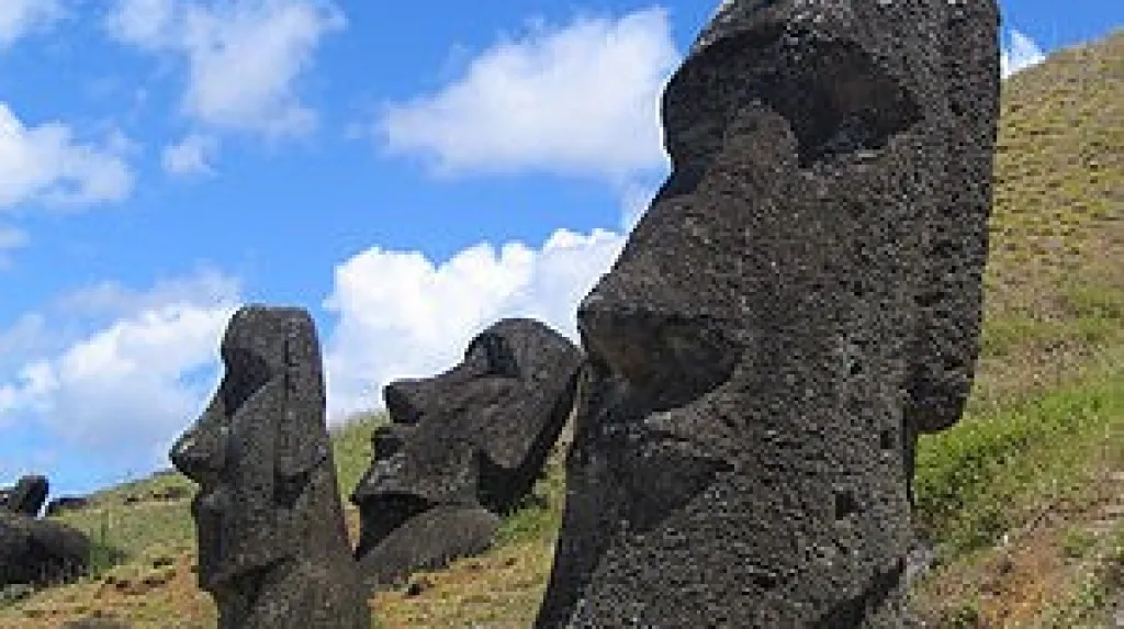 Sochy Moai na Velikonočním ostrově