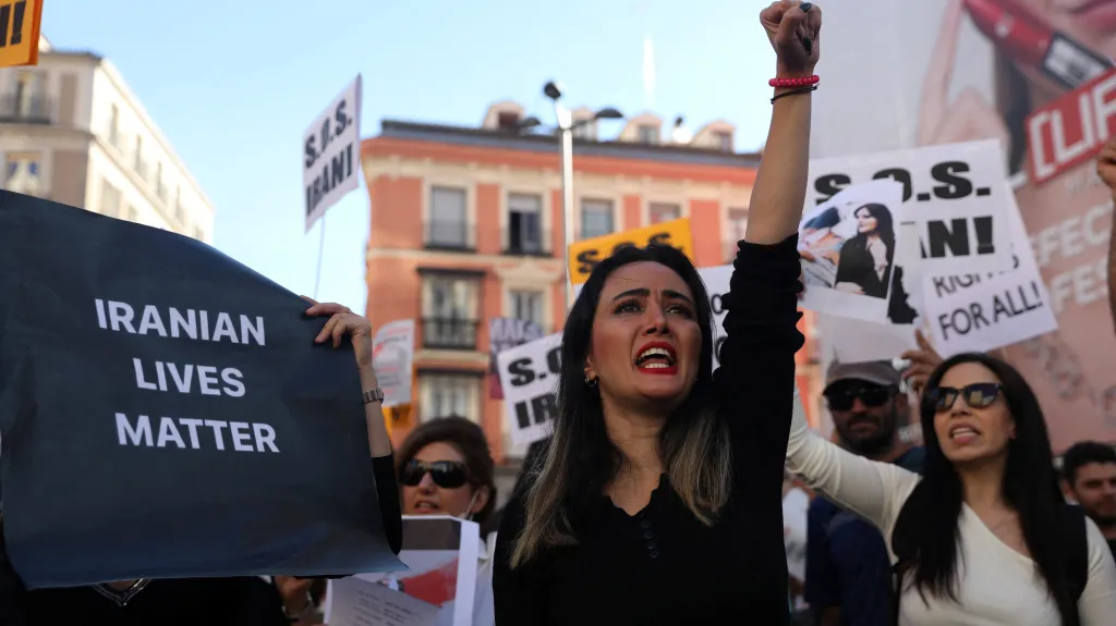 Demonstrace na podporu Íránek v Madridu