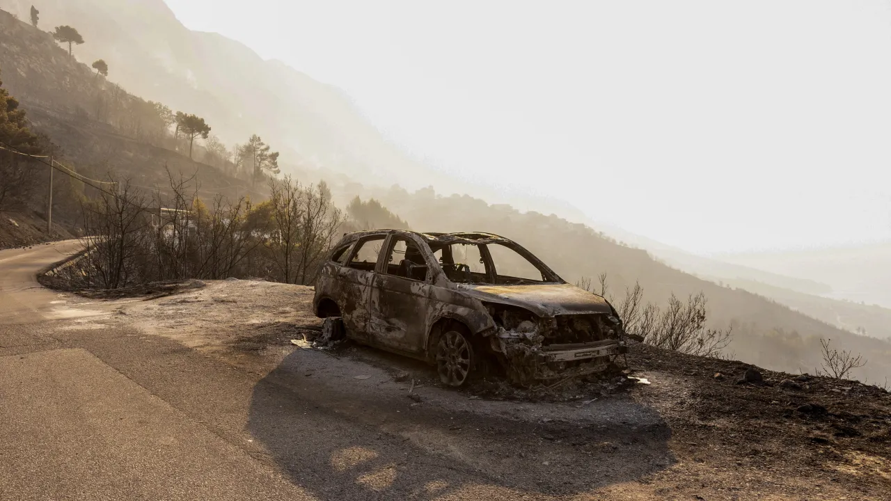 Photo: Ceskatelevize Incendie à Omiš : un mort et 2 000 personnes évacuées en Croatie