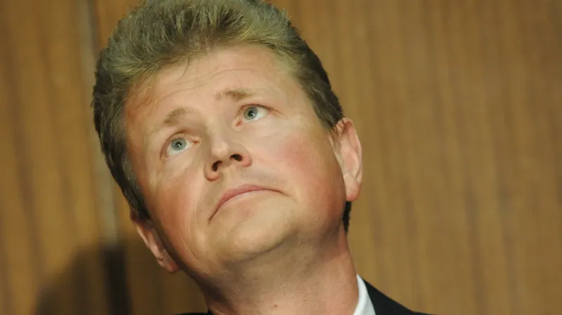 Státní žalobce Ivo Ištvan si postavil hlavu a obvinil bývalé poslance ODS Tluchoře, Šnajdra a Fuksu z korupce a přijímání úplatků. Nejvyšší soud nakonec stíhání zamítl.