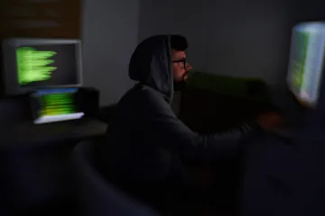 Mezinárodní policejní tým rozbil vyděračský gang hackerů
