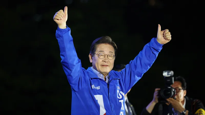 I Če-mjong, kandidát liberální Demokratické strany, při prezidentské kampani v Soulu