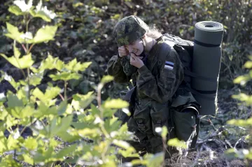 Estonsko se povinné vojenské službě žen nevyhne, říká šéfka obranné agentury
