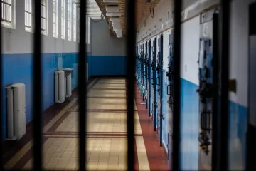 Z agresora obětí? Pedofilové ve vězení zakusí často hotové peklo