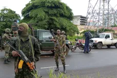 Guinejský prezident zůstává v rukou vojáků, vládní představitelé nesmí ze země