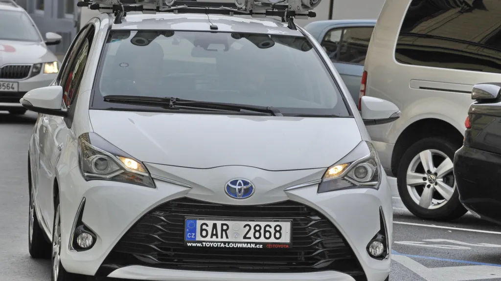 Auto osazené kamerami kontroluje parkování v Brně