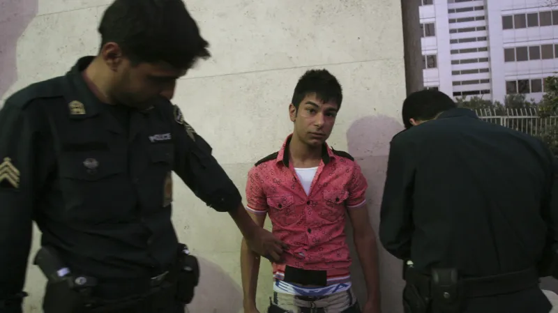 Terčem morální policie jsou i muži