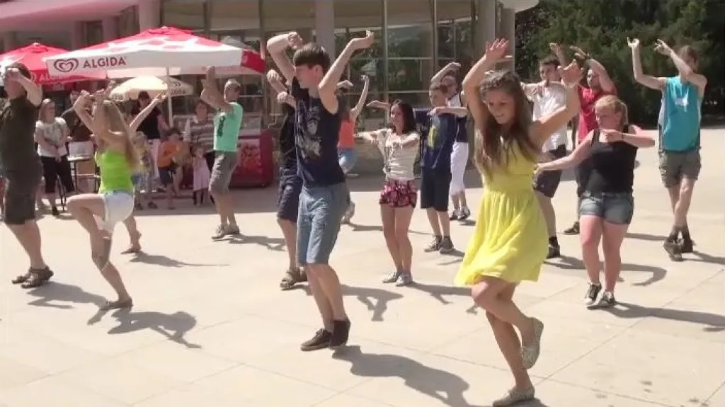 Taneční akce Flashmob v Poděbradech