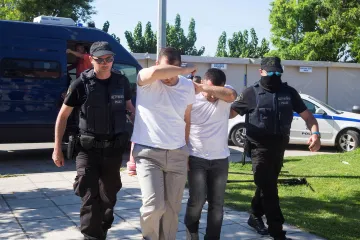 Řecko vyhostí osm uprchlých pučistů, napsal turecký ministr zahraničí