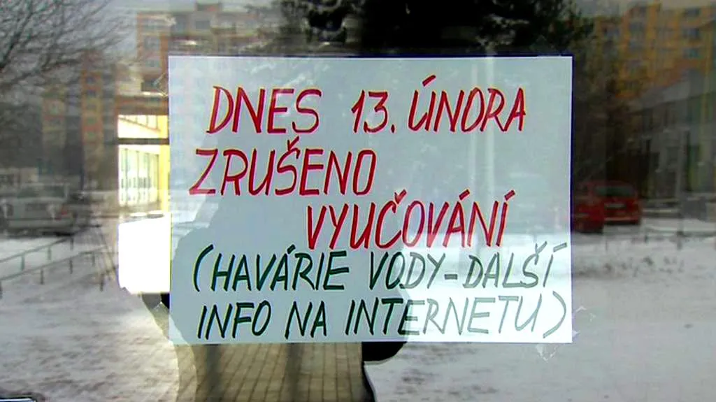 Zrušená výuka kvůli havárii vody