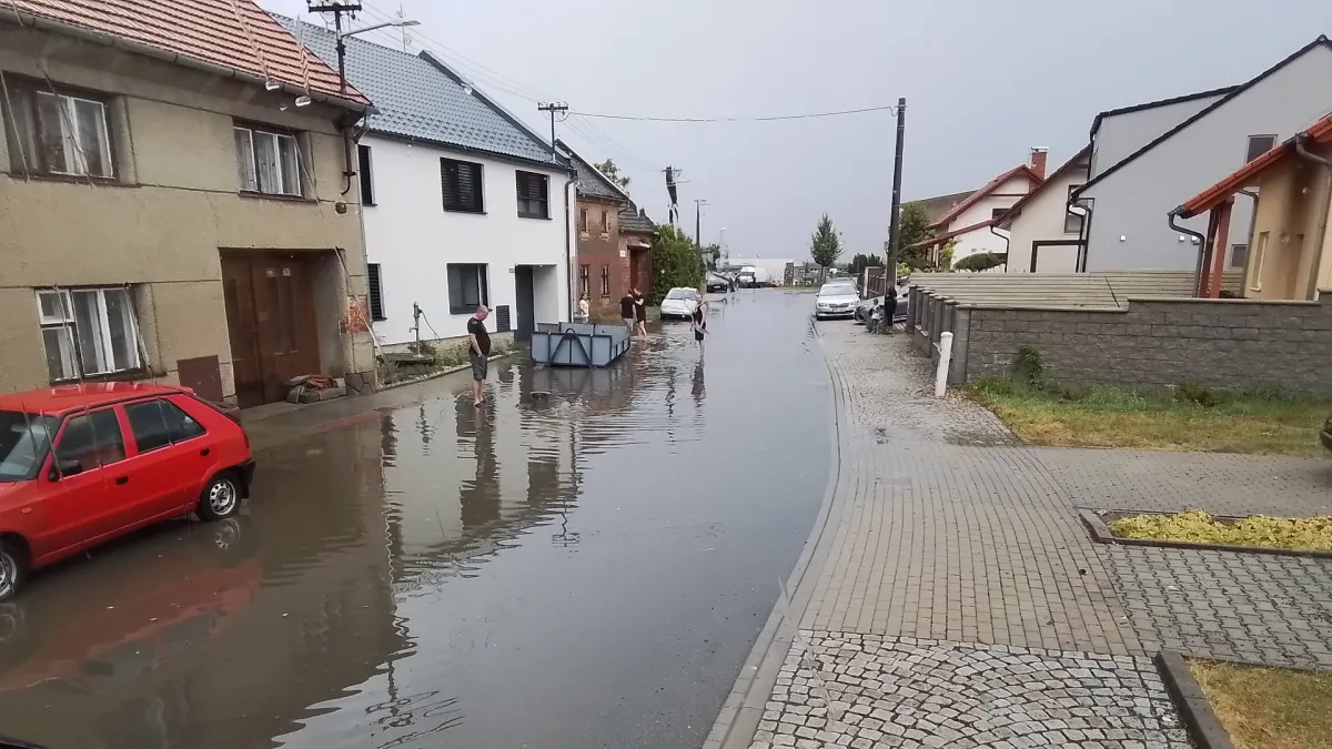 ▶ Strong storms hit the Olomouc Region — ČT24 — Czech Television