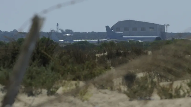 Britské vojenské letadlo na letecké základně na Kypru