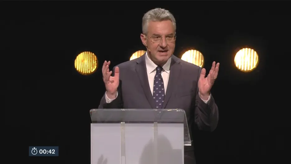 Jan Zahradil během debaty v Maastrichtu