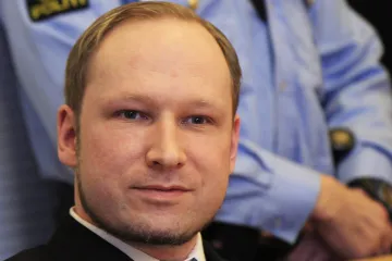 Breivik žádal propuštění, zůstane ale ve vazbě