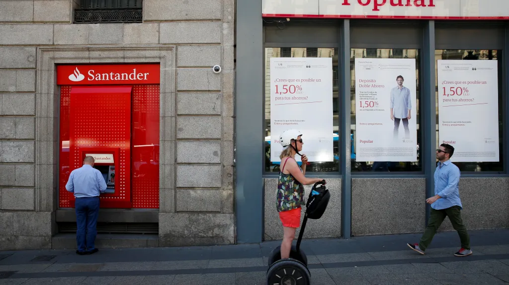 Santander letos zachraňoval svého konkurenta Banco Popular