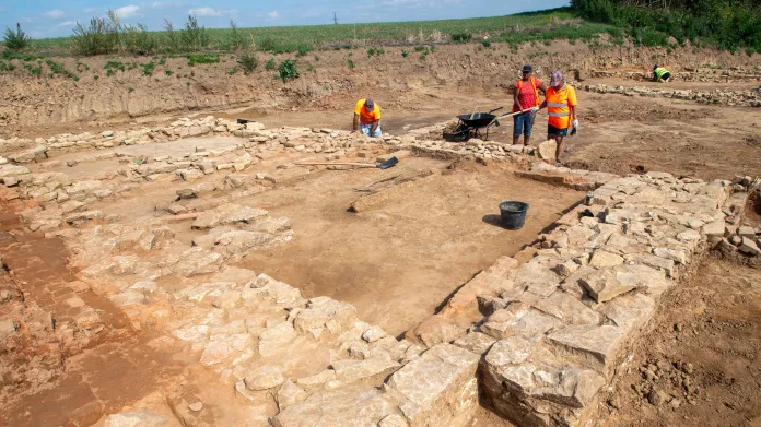 Záchranný archeologický výzkum na budoucí dálnici D35