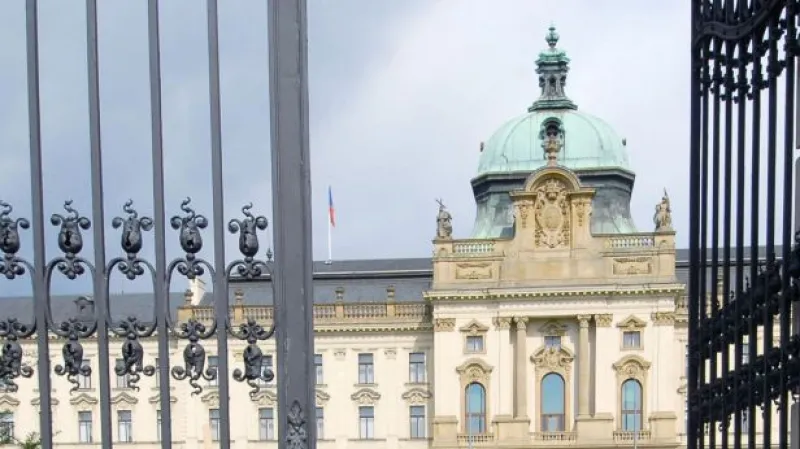 Komentátor ČRo Petr Nováček: Zeman stále nemusí Sobotku jmenovat