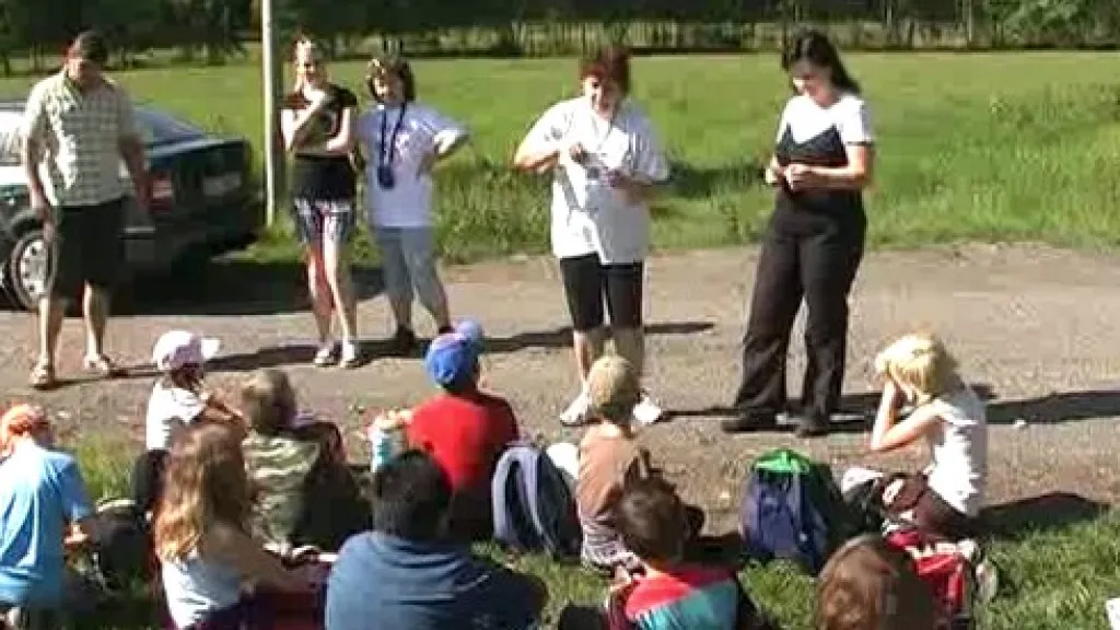 Děti na trase tematického pochodu