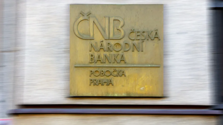 Česká národní banka dál nahrává exportérům a levným půjčkám
